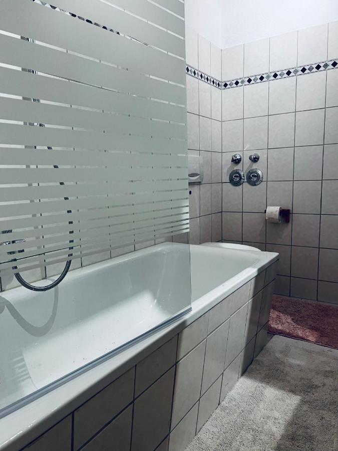 Charmante Ferienwohnung In Dresden Striesen - Frau Pie Appartement Esterno foto